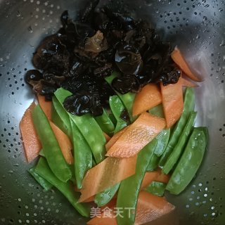 素炒荷兰豆的做法步调：2