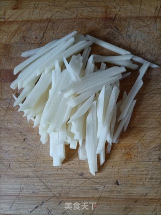酸辣土豆丝的做法步调：1