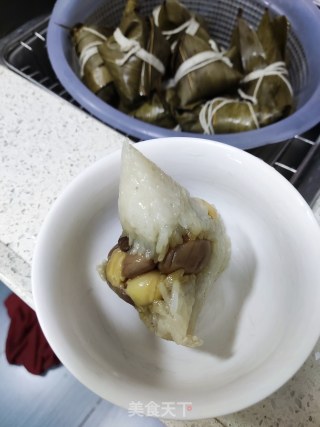潮汕特征单拼粽子的做法步调：9