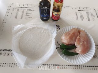 脚抓饼版照烧鸡肉肉夹馍的做法步调：1