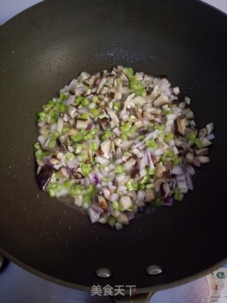 喷鼻菇拌饭酱的做法步调：3
