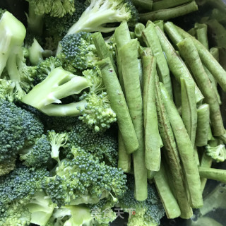 肥牛鱼豆腐喷鼻辣锅的做法步调：2