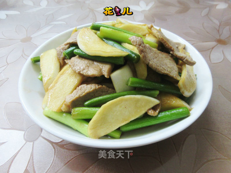 蒜薹肉片炒茭利剑的做法