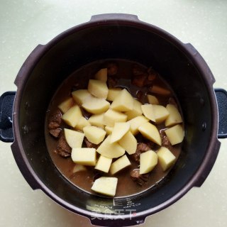 牛腩炖土豆的做法步调：12