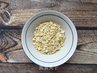 胡萝卜豌豆燕麦粥的做法步调：1