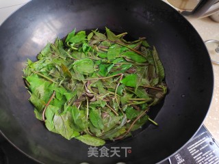 喷鼻椿炒鸭蛋的做法步调：3