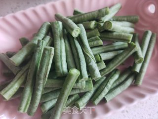 豆角土豆烩排骨的做法步调：3