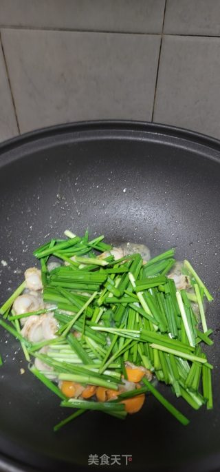 韭菜炒扇贝肉的做法步调：4