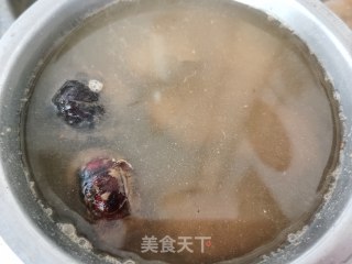 银耳莲子百开马蹄汤火的做法步调：3