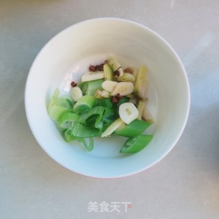 单椒烧带鱼的做法步调：7