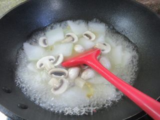 榨菜丝蘑菇冬瓜汤的做法步调：3