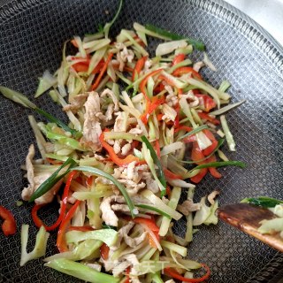 肉丝炒西兰花梗的做法步调：11