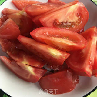 西白柿炒鸡蛋的做法步调：2