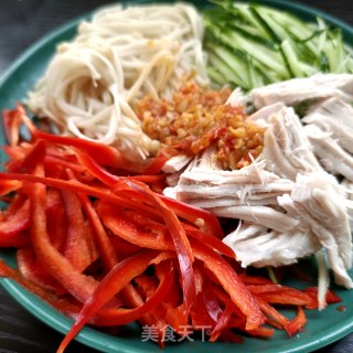 黄瓜彩椒拌粗肉的做法步调：13