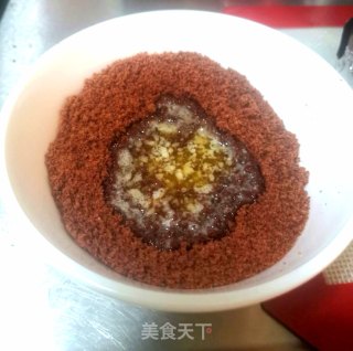 树莓水龙果慕斯蛋糕的做法步调：1