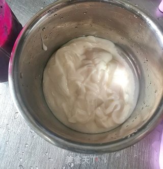 树莓水龙果慕斯蛋糕的做法步调：5