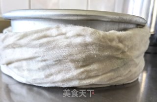 树莓水龙果慕斯蛋糕的做法步调：12