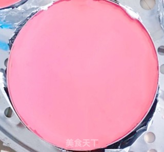 树莓水龙果慕斯蛋糕的做法步调：11