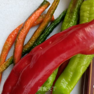 单椒蒜蓉辣酱的做法步调：1