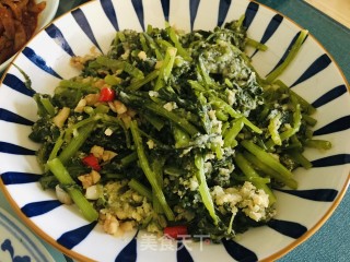 炒里蒸茼蒿的做法步调：15