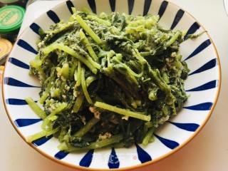 炒里蒸茼蒿的做法步调：14