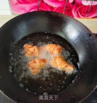 喷鼻酥炸鸡腿的做法步调：10