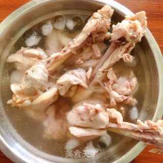 脚撕鸡足肉的做法步调：3