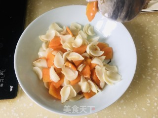 胡萝卜炒百开的做法步调：12