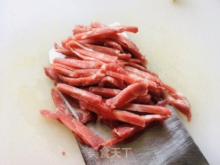 菜花炒肉丝的做法步调：3