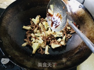 菜花炒肉丝的做法步调：10