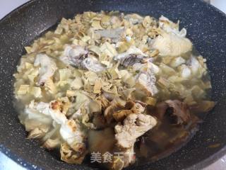 笋干焖鸡肉的做法步调：5