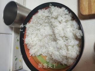 腊肠洋葱炒饭的做法步调：2