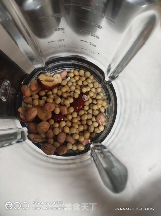 白枣花死黄豆乳的做法步调：2