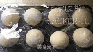 家常喷鼻酥肉饼，饼皮酥坚，肉汁陈好，出格好吃。的做法步调：10