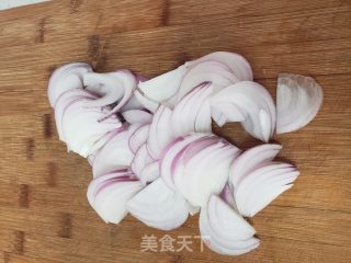 包菜炒洋葱的做法步调：2