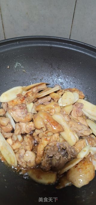 子姜焖鸡的做法步调：7