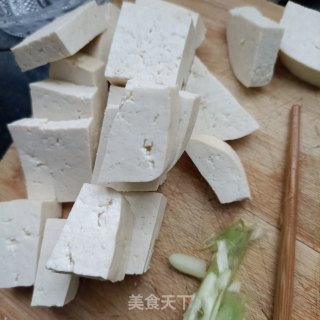 泥鳅炖豆腐的做法步调：3