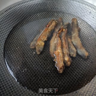 泥鳅炖豆腐的做法步调：2