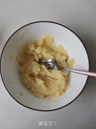 虾仁土豆泥塔的做法步调：1