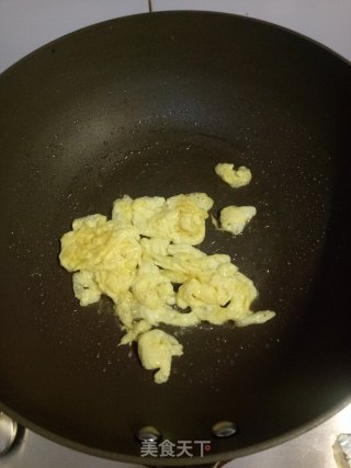 芦笋木耳炒鸡蛋的做法步调：7