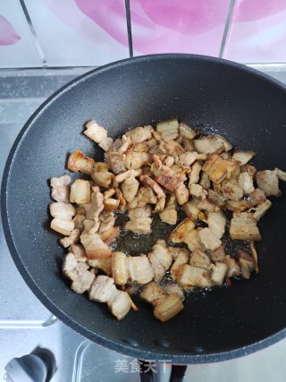 五花肉炒茭利剑的做法步调：5