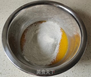 多层生果蛋糕的做法步调：4