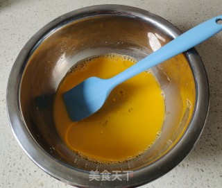 多层生果蛋糕的做法步调：3