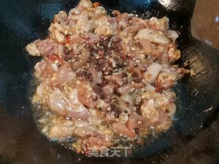 爆炒麻辣兔腿的做法步调：6