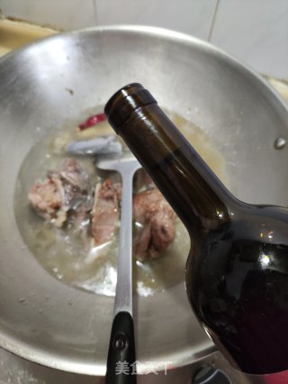 白酒焖扇骨的做法步调：7