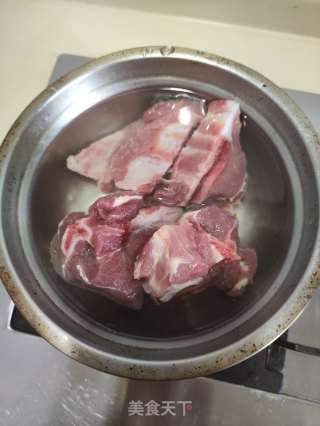 白酒焖扇骨的做法步调：1