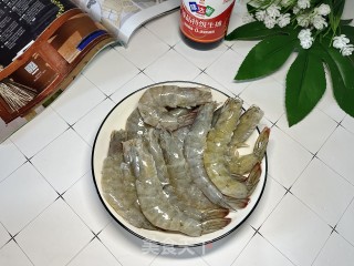 油焖年夜虾的做法步调：1