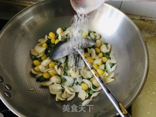 银杏百开炒青豆的做法步调：7