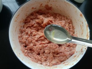 胡萝卜猪肉火饺的做法步调：3