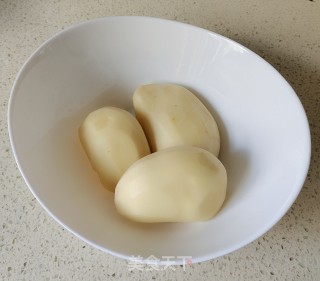 焦喷鼻土豆的做法步调：1